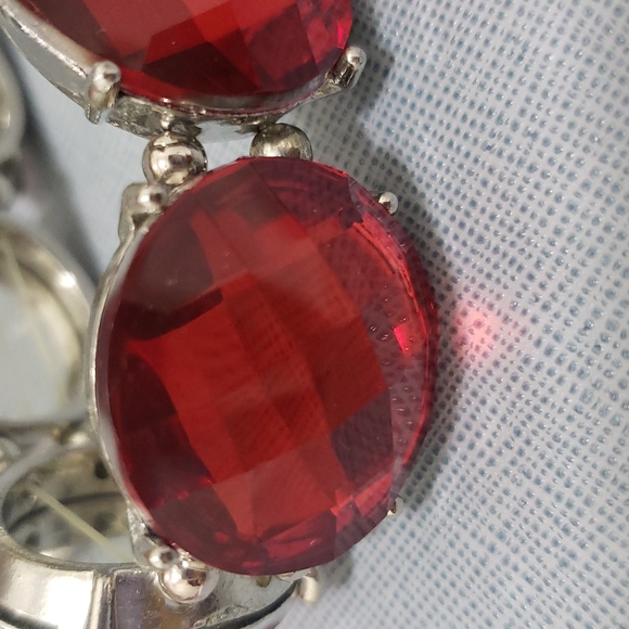 New Fun Jewelry Red Rhinestone Stretch Braclet - Picture 2 of 2